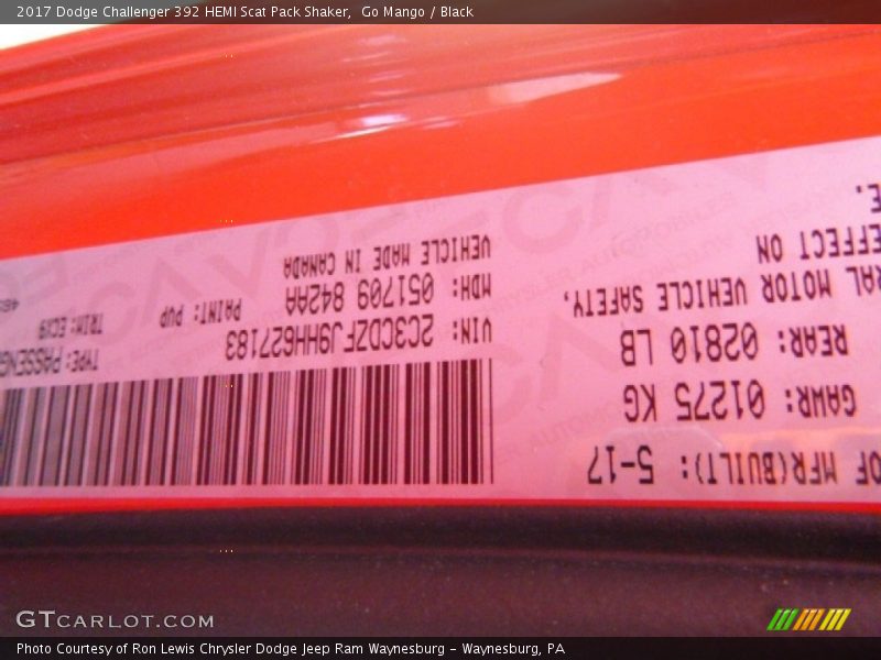 Go Mango / Black 2017 Dodge Challenger 392 HEMI Scat Pack Shaker