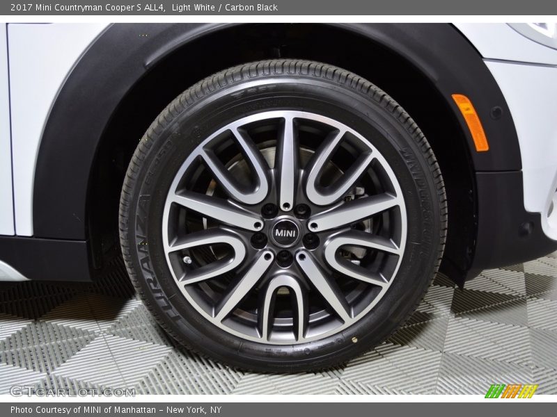 Light White / Carbon Black 2017 Mini Countryman Cooper S ALL4
