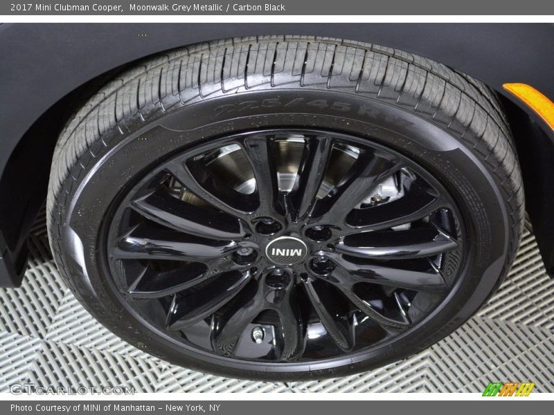 Moonwalk Grey Metallic / Carbon Black 2017 Mini Clubman Cooper