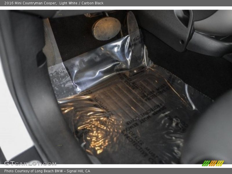 Light White / Carbon Black 2016 Mini Countryman Cooper