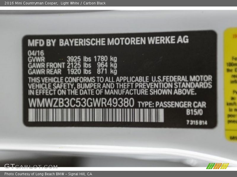 Light White / Carbon Black 2016 Mini Countryman Cooper