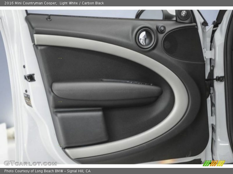 Light White / Carbon Black 2016 Mini Countryman Cooper