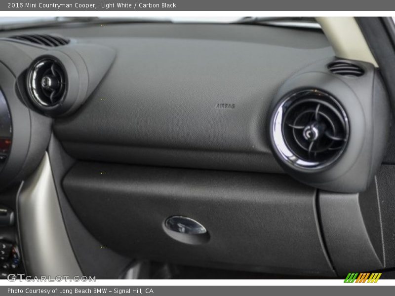 Light White / Carbon Black 2016 Mini Countryman Cooper