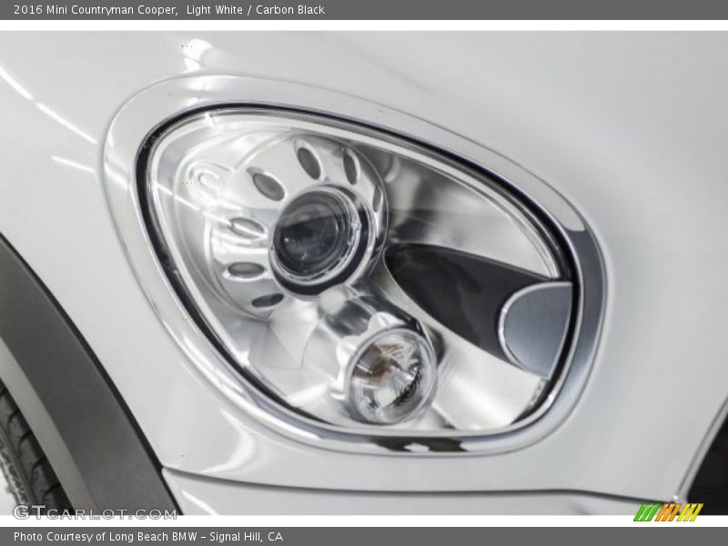 Light White / Carbon Black 2016 Mini Countryman Cooper