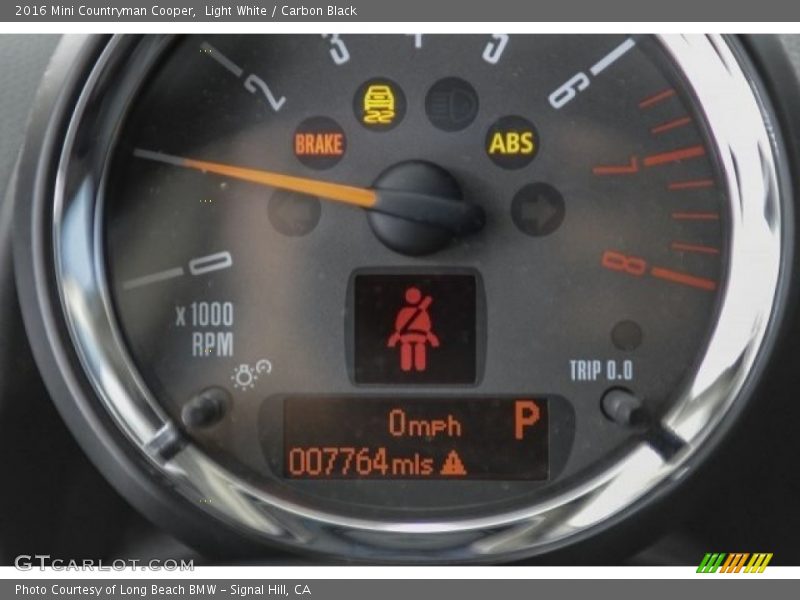 Light White / Carbon Black 2016 Mini Countryman Cooper