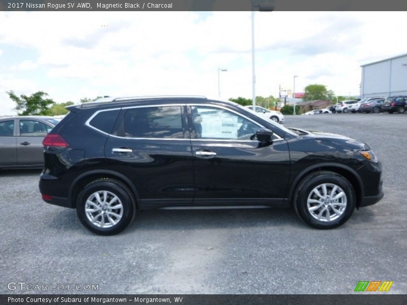 Magnetic Black / Charcoal 2017 Nissan Rogue SV AWD