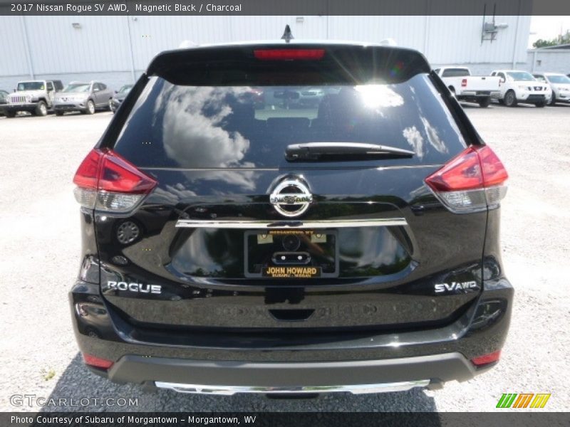 Magnetic Black / Charcoal 2017 Nissan Rogue SV AWD