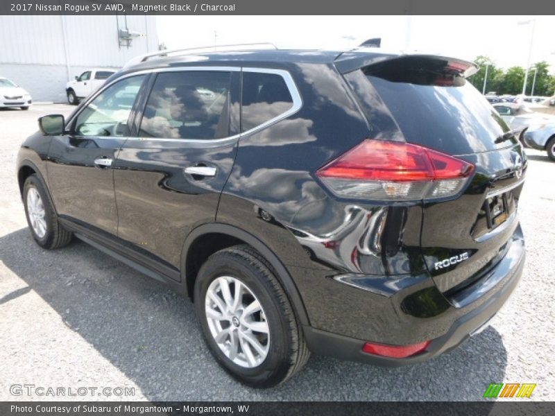 Magnetic Black / Charcoal 2017 Nissan Rogue SV AWD