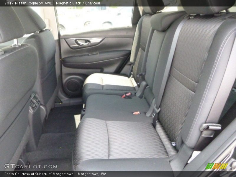 Magnetic Black / Charcoal 2017 Nissan Rogue SV AWD