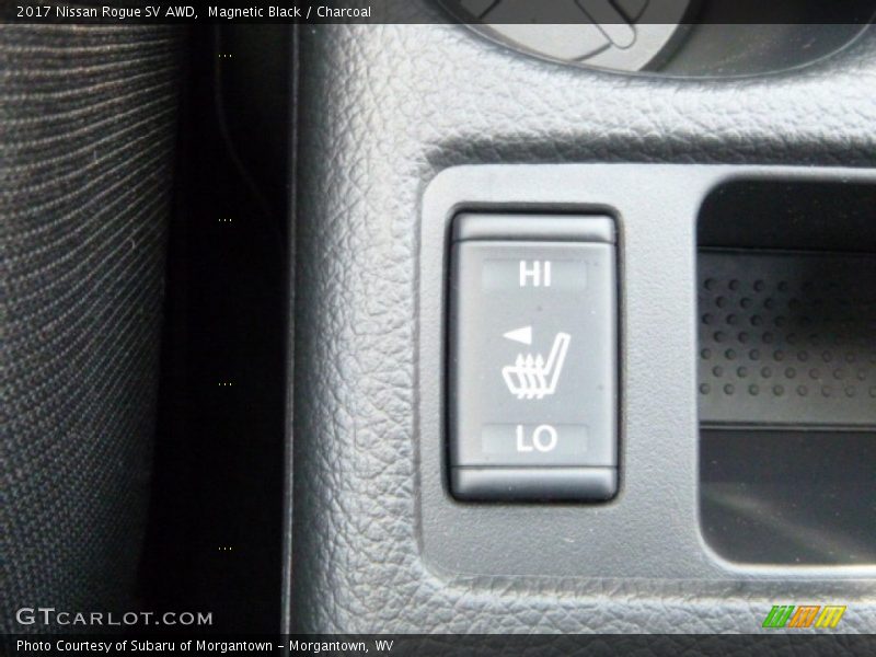 Magnetic Black / Charcoal 2017 Nissan Rogue SV AWD