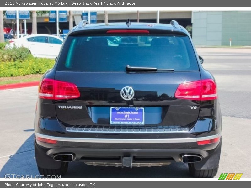 Deep Black Pearl / Black Anthracite 2016 Volkswagen Touareg V6 Lux