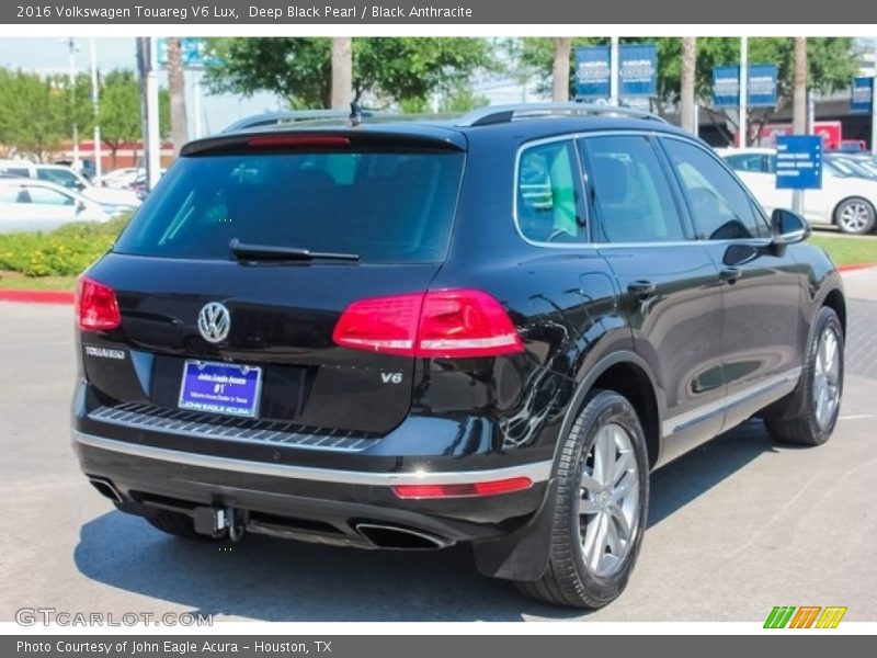 Deep Black Pearl / Black Anthracite 2016 Volkswagen Touareg V6 Lux