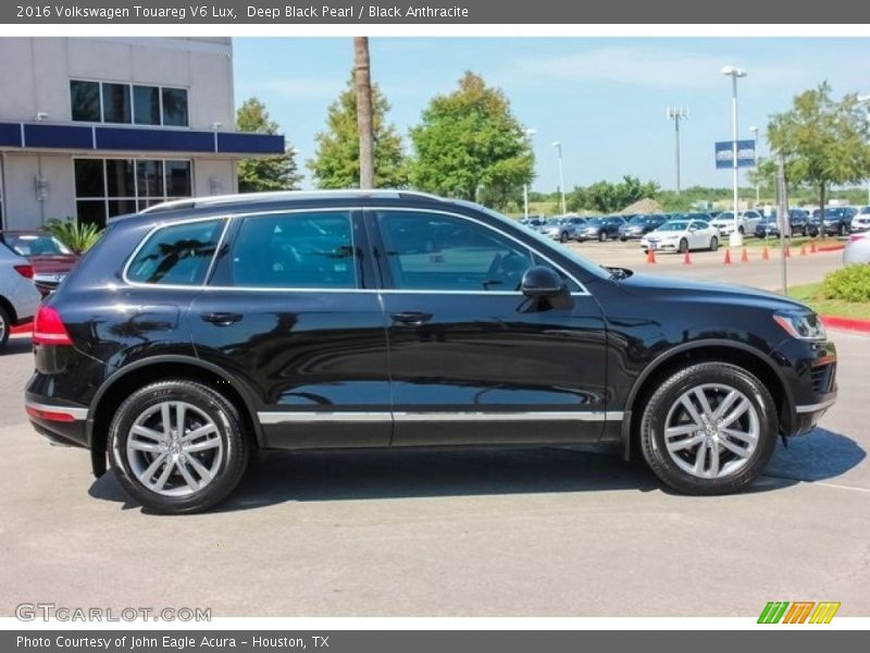 Deep Black Pearl / Black Anthracite 2016 Volkswagen Touareg V6 Lux