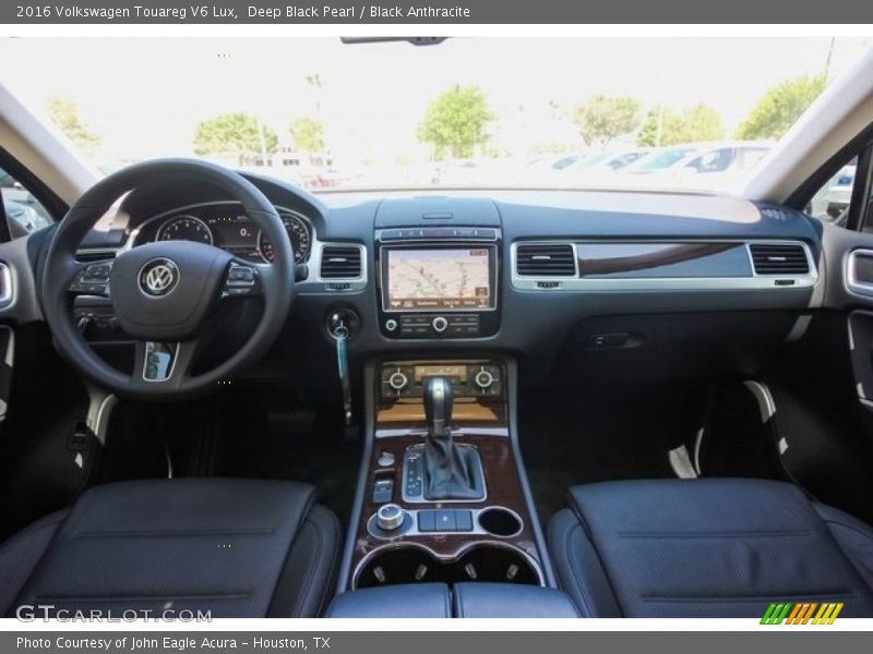 Deep Black Pearl / Black Anthracite 2016 Volkswagen Touareg V6 Lux