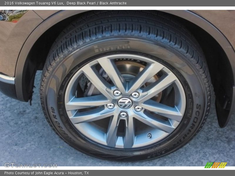 Deep Black Pearl / Black Anthracite 2016 Volkswagen Touareg V6 Lux