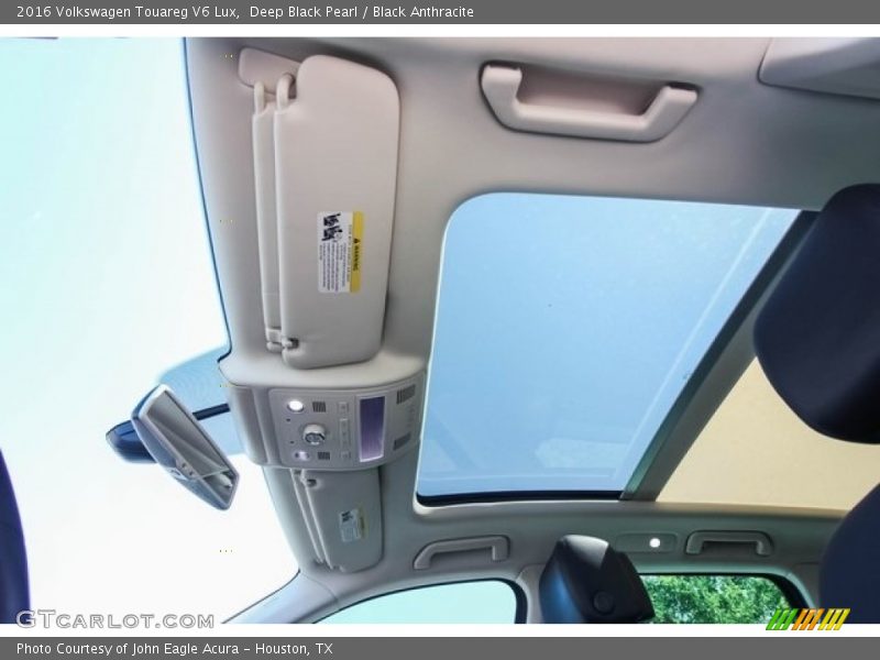 Deep Black Pearl / Black Anthracite 2016 Volkswagen Touareg V6 Lux