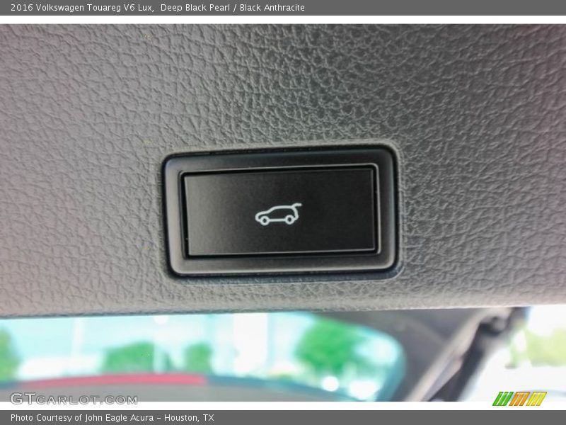 Deep Black Pearl / Black Anthracite 2016 Volkswagen Touareg V6 Lux
