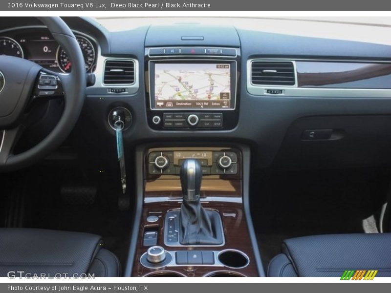 Deep Black Pearl / Black Anthracite 2016 Volkswagen Touareg V6 Lux