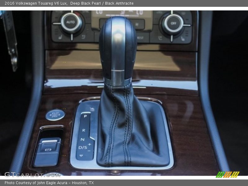Deep Black Pearl / Black Anthracite 2016 Volkswagen Touareg V6 Lux