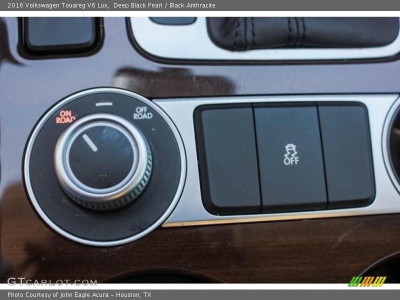 Deep Black Pearl / Black Anthracite 2016 Volkswagen Touareg V6 Lux