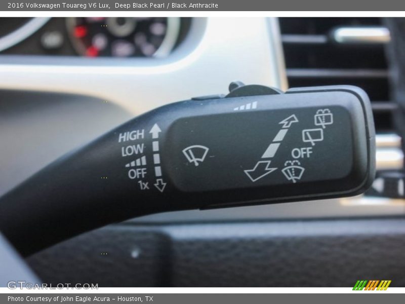 Deep Black Pearl / Black Anthracite 2016 Volkswagen Touareg V6 Lux