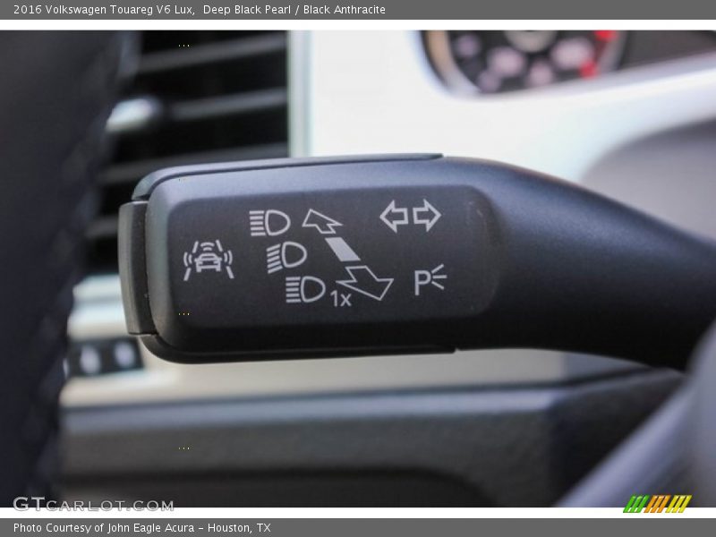 Deep Black Pearl / Black Anthracite 2016 Volkswagen Touareg V6 Lux