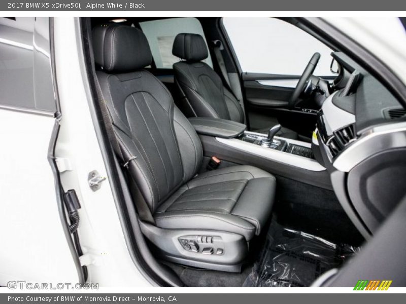 Alpine White / Black 2017 BMW X5 xDrive50i