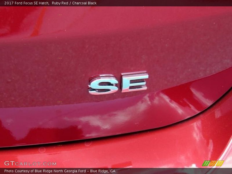 Ruby Red / Charcoal Black 2017 Ford Focus SE Hatch
