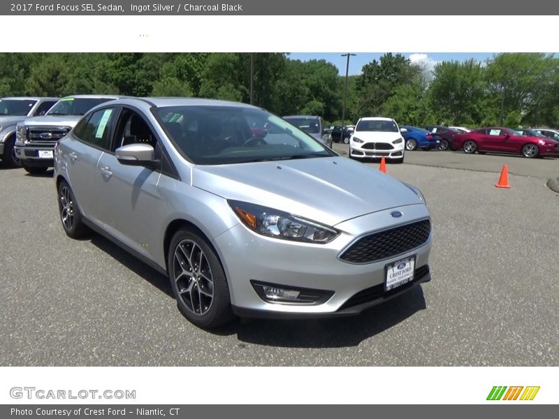 Ingot Silver / Charcoal Black 2017 Ford Focus SEL Sedan