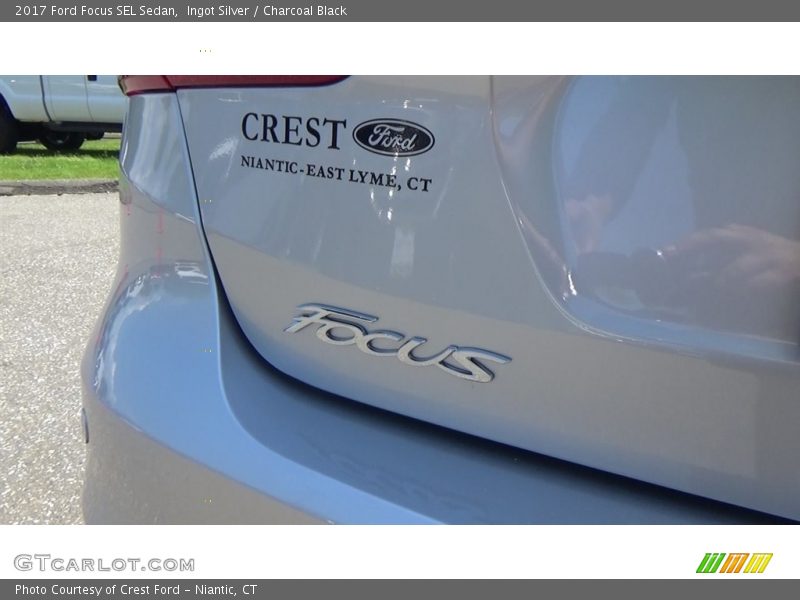 Ingot Silver / Charcoal Black 2017 Ford Focus SEL Sedan