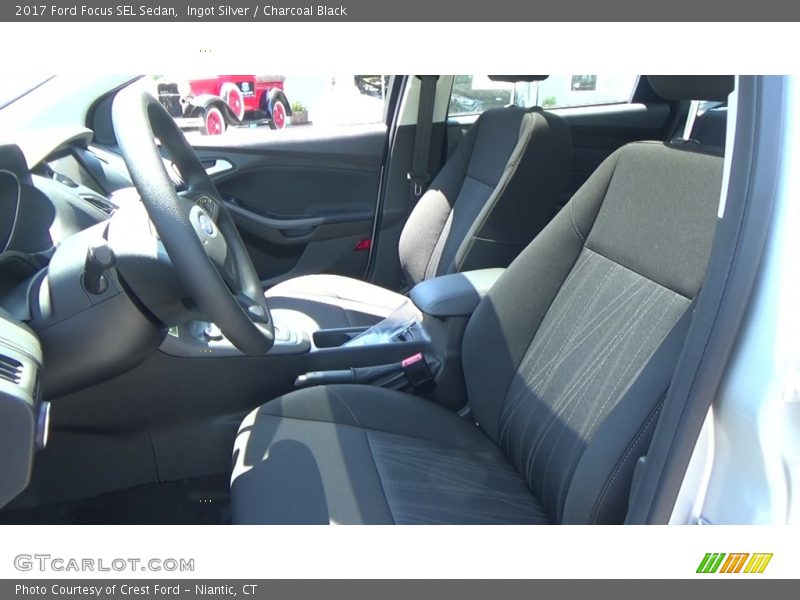 Ingot Silver / Charcoal Black 2017 Ford Focus SEL Sedan