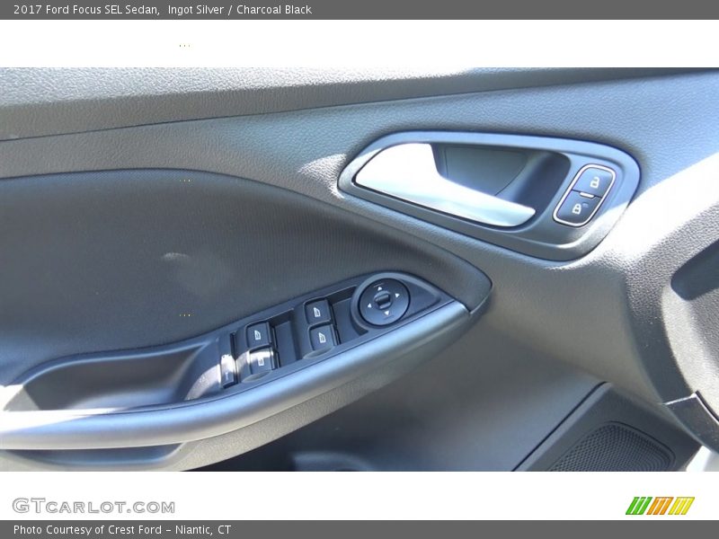 Ingot Silver / Charcoal Black 2017 Ford Focus SEL Sedan