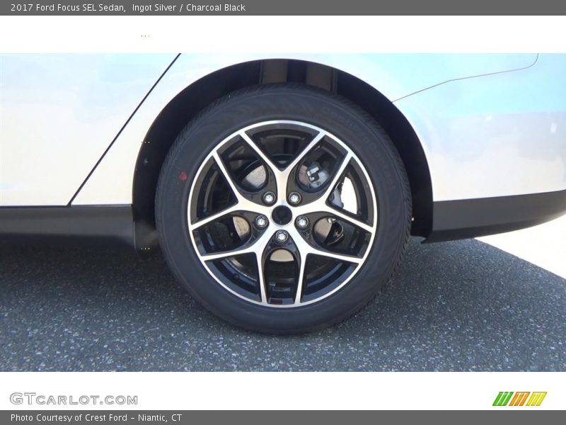 Ingot Silver / Charcoal Black 2017 Ford Focus SEL Sedan