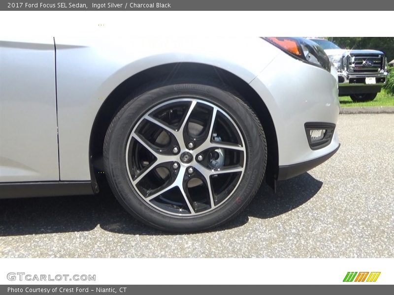 Ingot Silver / Charcoal Black 2017 Ford Focus SEL Sedan