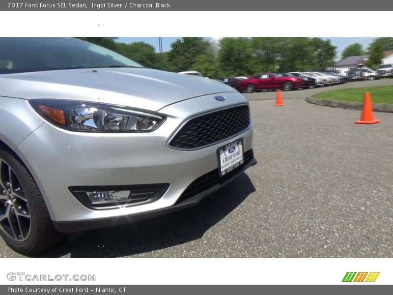 Ingot Silver / Charcoal Black 2017 Ford Focus SEL Sedan