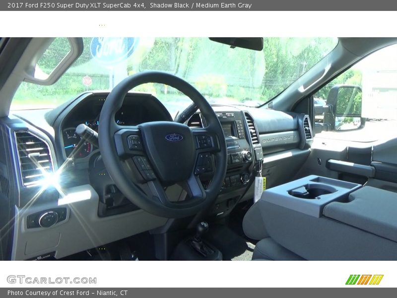 Shadow Black / Medium Earth Gray 2017 Ford F250 Super Duty XLT SuperCab 4x4