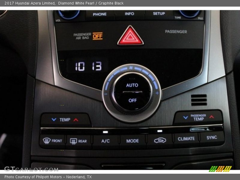 Diamond White Pearl / Graphite Black 2017 Hyundai Azera Limited