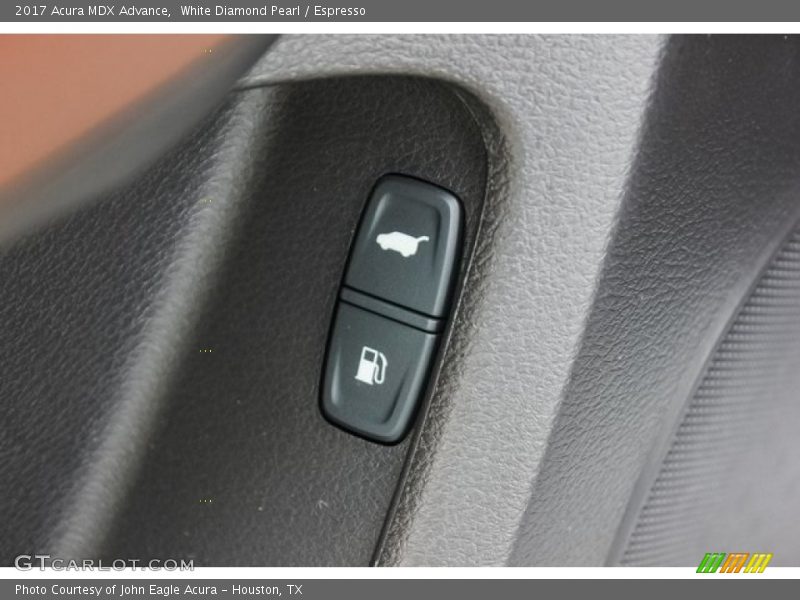 White Diamond Pearl / Espresso 2017 Acura MDX Advance