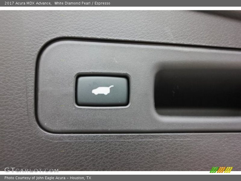 White Diamond Pearl / Espresso 2017 Acura MDX Advance