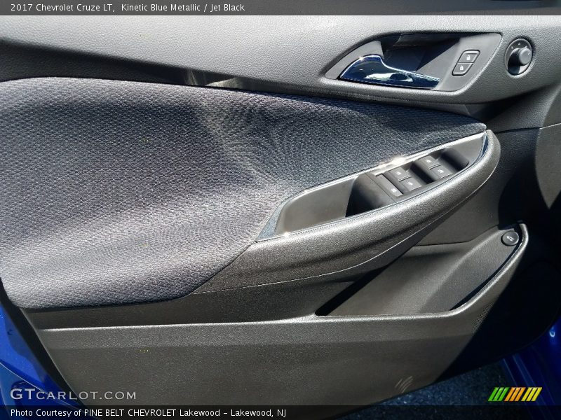 Kinetic Blue Metallic / Jet Black 2017 Chevrolet Cruze LT