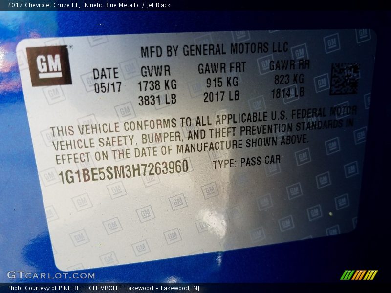 Kinetic Blue Metallic / Jet Black 2017 Chevrolet Cruze LT