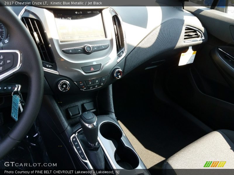 Kinetic Blue Metallic / Jet Black 2017 Chevrolet Cruze LT