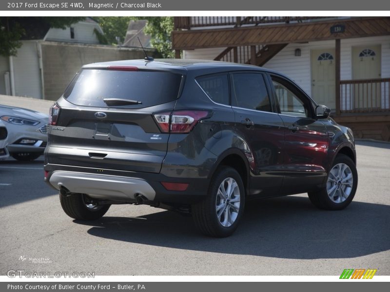 Magnetic / Charcoal Black 2017 Ford Escape SE 4WD
