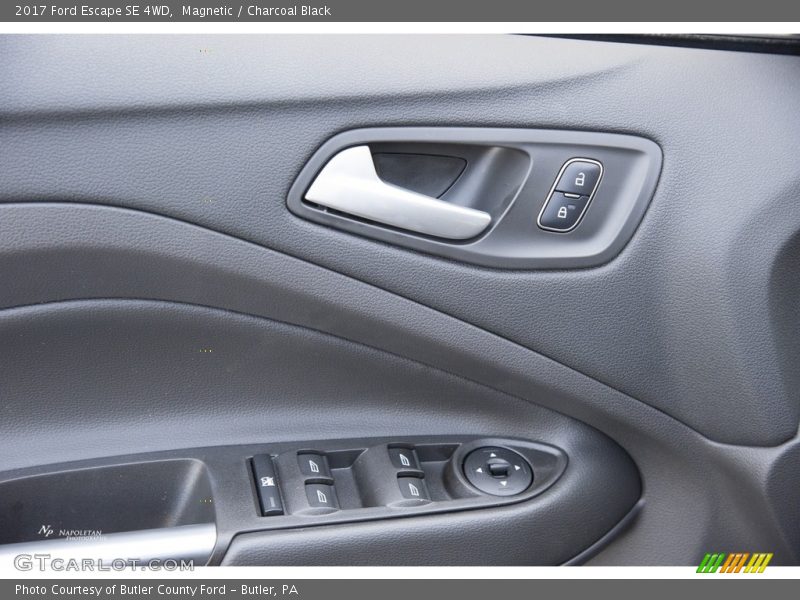 Magnetic / Charcoal Black 2017 Ford Escape SE 4WD