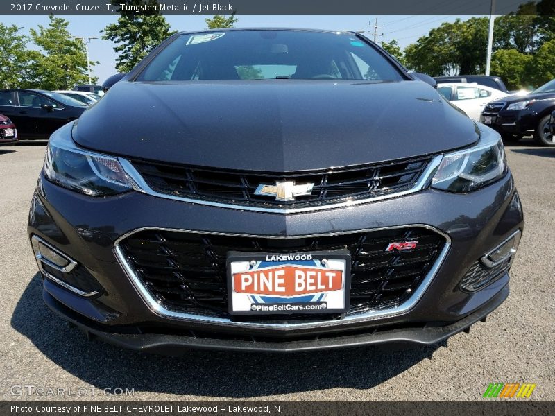 Tungsten Metallic / Jet Black 2017 Chevrolet Cruze LT