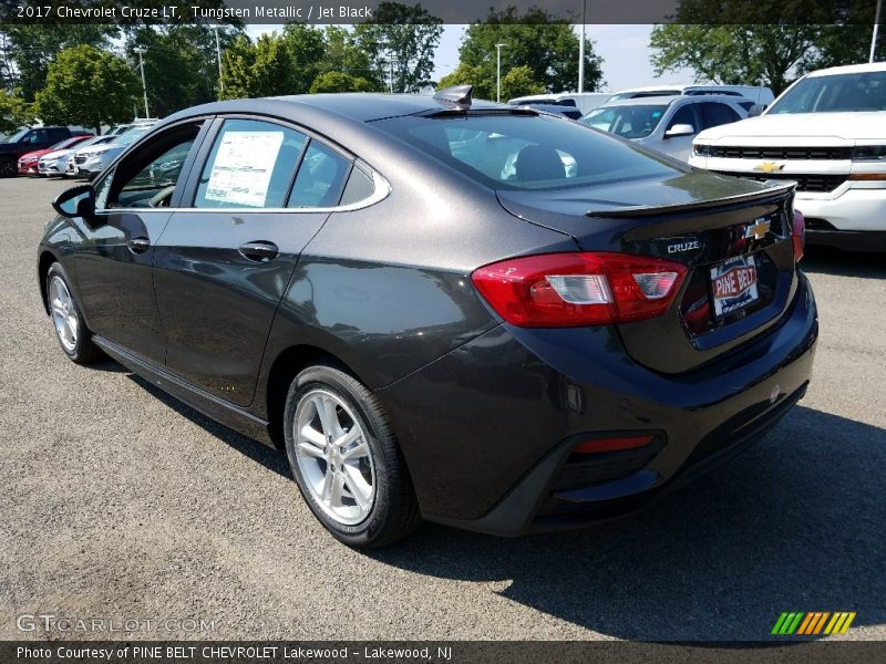 Tungsten Metallic / Jet Black 2017 Chevrolet Cruze LT