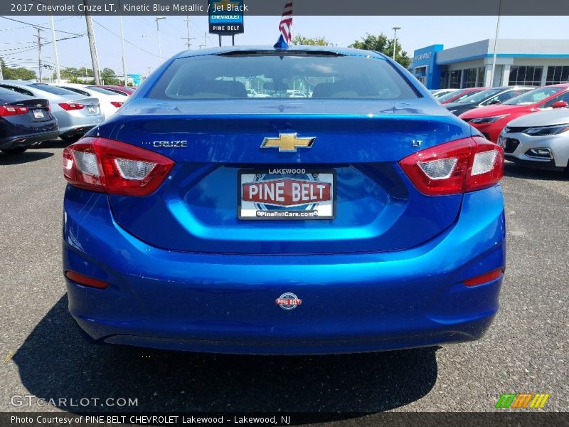 Kinetic Blue Metallic / Jet Black 2017 Chevrolet Cruze LT