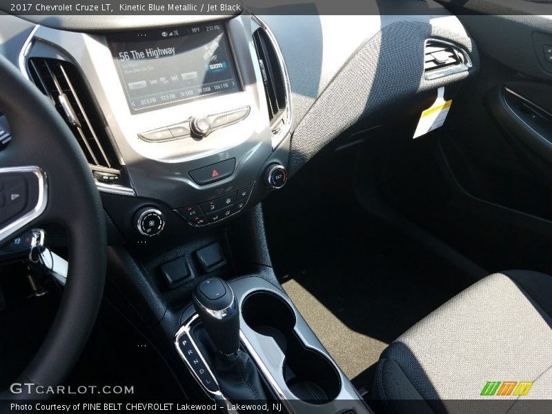 Kinetic Blue Metallic / Jet Black 2017 Chevrolet Cruze LT