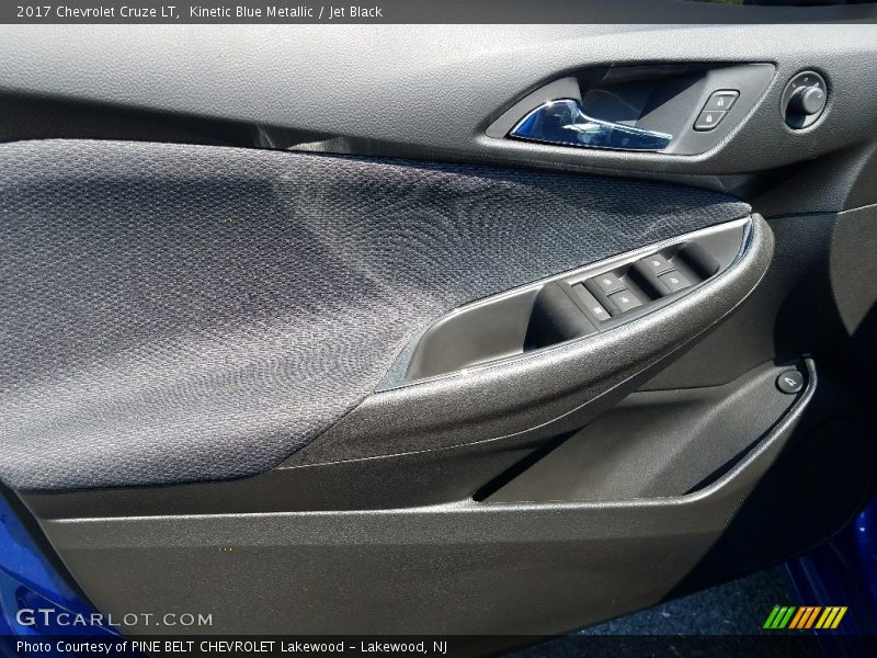 Kinetic Blue Metallic / Jet Black 2017 Chevrolet Cruze LT