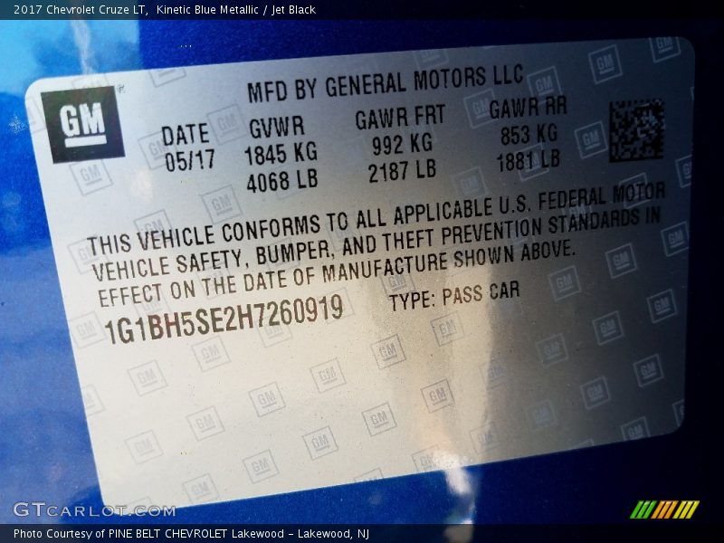 Kinetic Blue Metallic / Jet Black 2017 Chevrolet Cruze LT